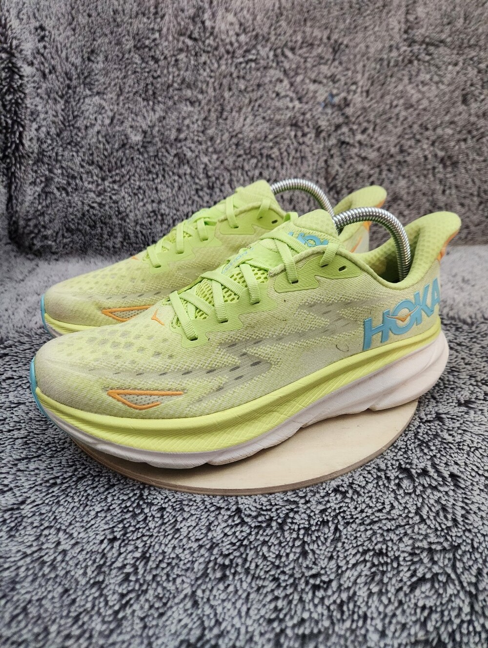 Hoka One One Clifton 9 Women's Size 10B Running Shoes - Picture 4 of 9